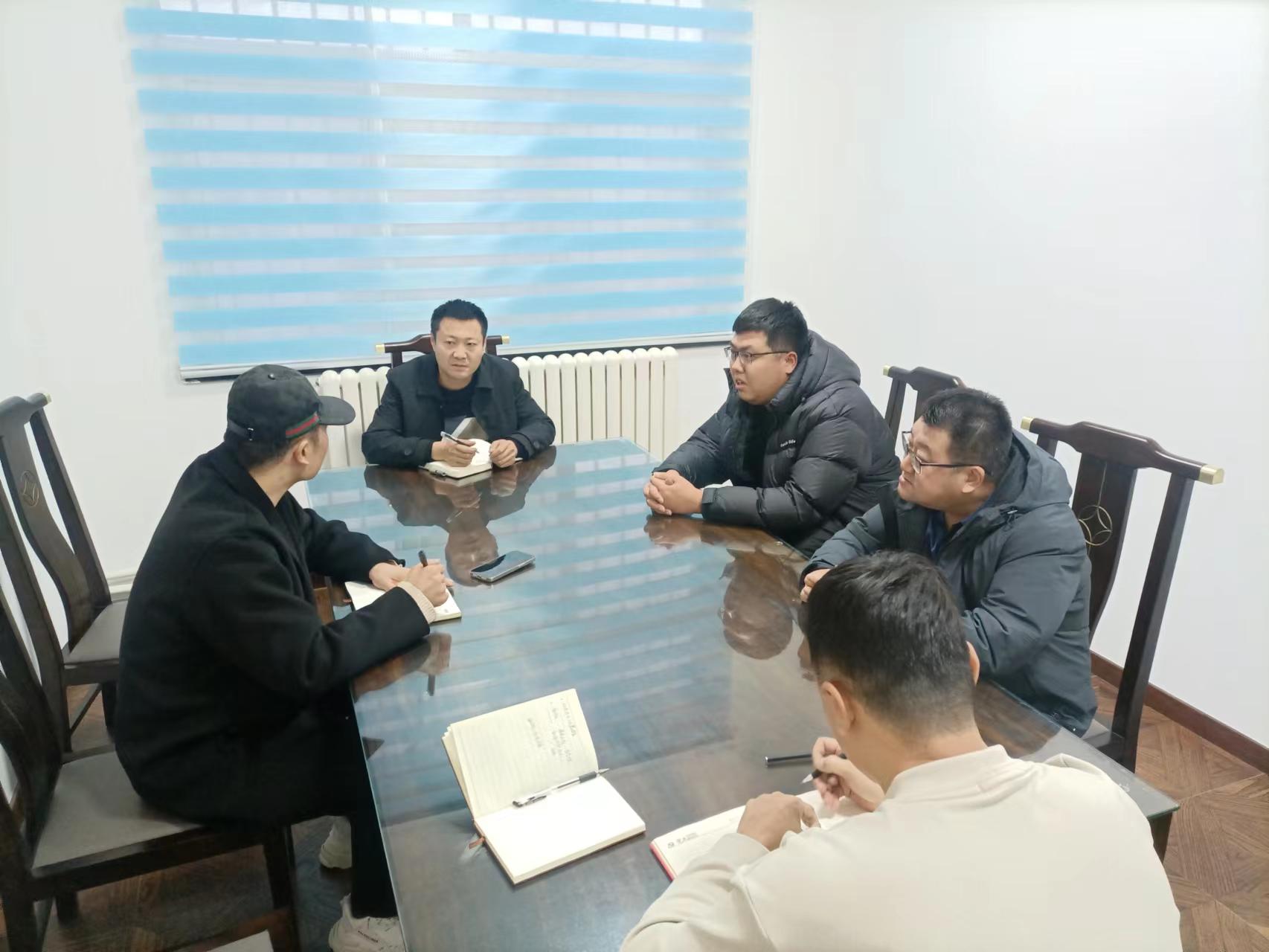 城陽區(qū)物業(yè)辦有關領導來公司檢查指導工作(圖4)